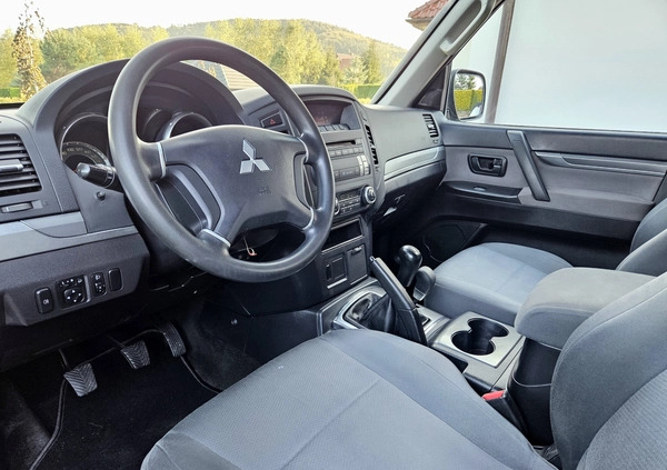 Mitsubishi Pajero cena 69900 przebieg: 196000, rok produkcji 2010 z Gdynia małe 562